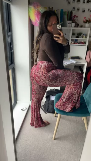 Zara Khan - photo 1