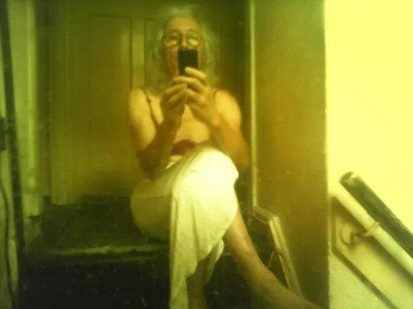 LOCAL CROSSDREESER SEX WORKER - photo 1