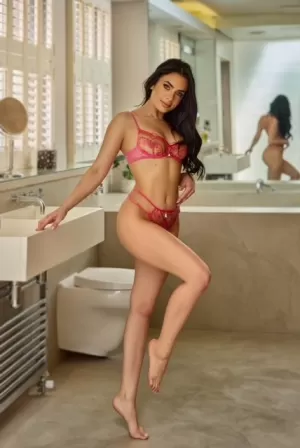Becky London Most Wanted Escort - photo 3