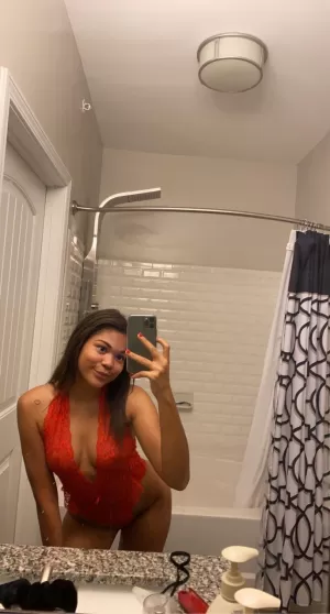 Sexy girl in town - photo 2