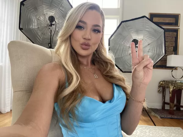 Mature woman ready for your wildest desires msg on telegram via Blakedgaf - photo 1