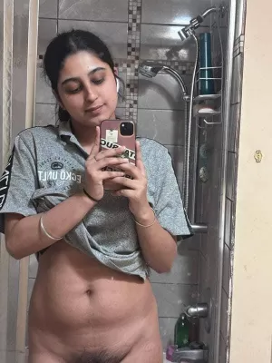 A yound indian girl available in London  - photo 4