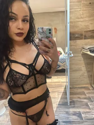 I AM A YOUNG PROFESSIONAL OFFERING RELAXING AND THERAPEUTIC MASSAGE SERVICE     - photo 3