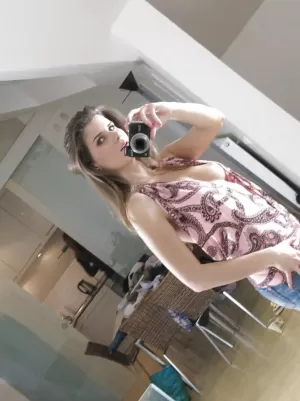 Moliya need Hard fuck - photo 3