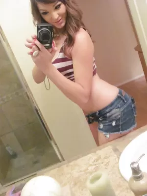 Alone girl need hard fuck - photo 3