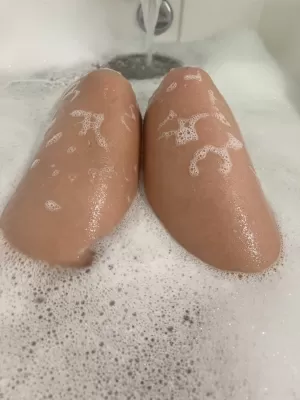 Down to hookup hit me up if you like to have a taste of my juicy pussy - photo 4