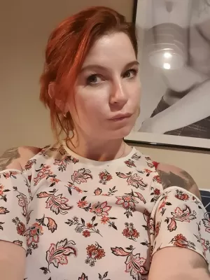 Hot meeting - photo 1