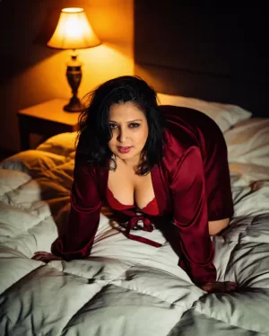 Busty Indian Milf - photo 4