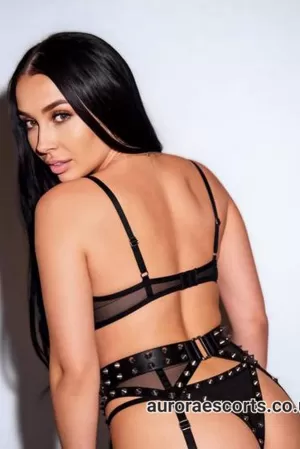 Karina bisexual busty brunette Portugese - photo 3