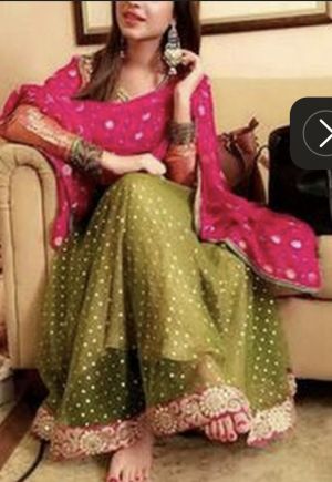 Canary Wharf Indian petite escort - photo 3