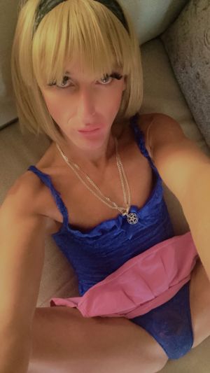 H0RNY BEAUTIFUL TGIRL ESCORT IN ROTHERHAM - photo 1