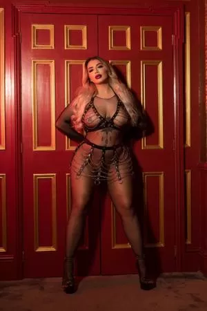 Katy Sparkles in Queensway W2 - photo 6