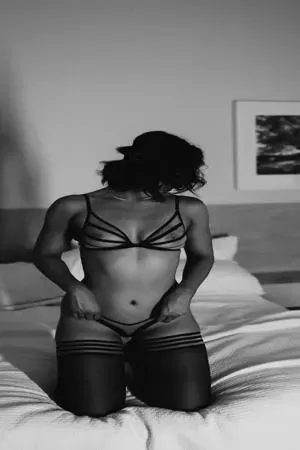 Slim Australian Mimi available for Out Calls only - photo 1