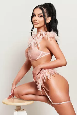 Sexy Aurora Sparkles near Knightsbridge tube station - photo 5