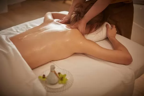Hung Masseur Offering Body Oil Massages For Mature Women Whatsapp07964006027 - photo 4