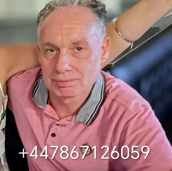 Looking for ladys of any nashanlaty and age for adult fun maybe more  - photo 1